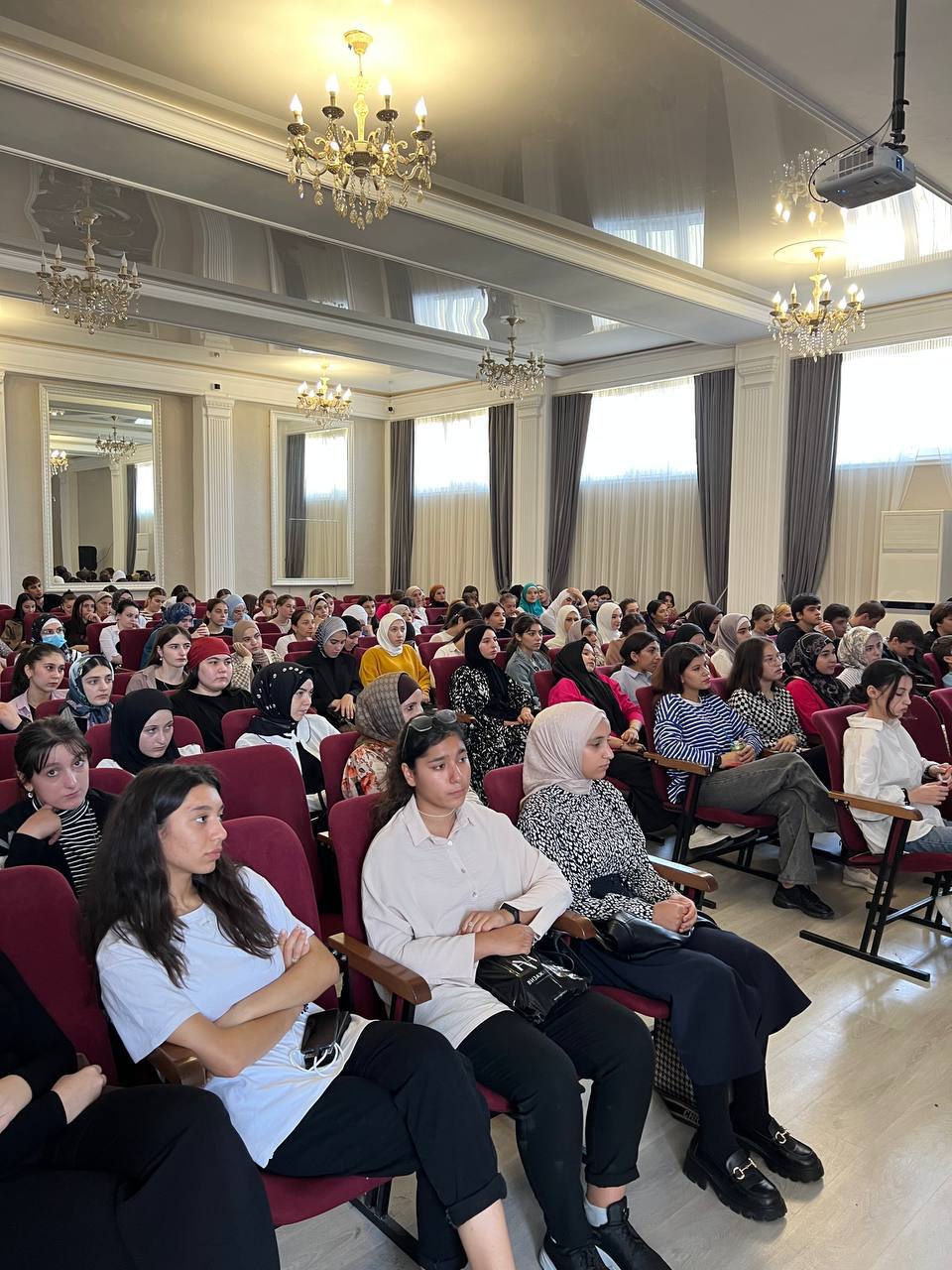«Мухаммад ﷺ — посланник Всевышнего».